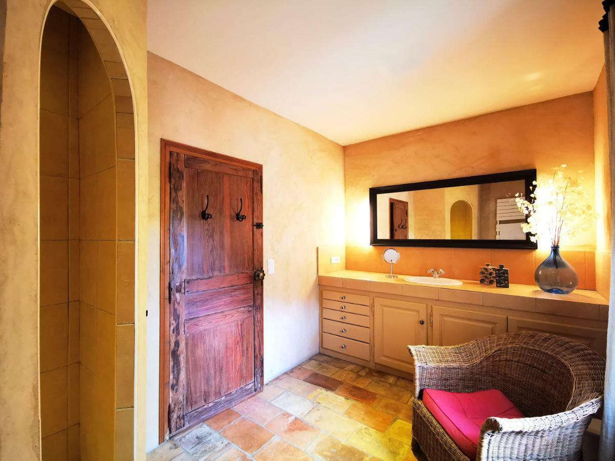 ホテル La Bastide Du Farfadet Laudun エクステリア 写真